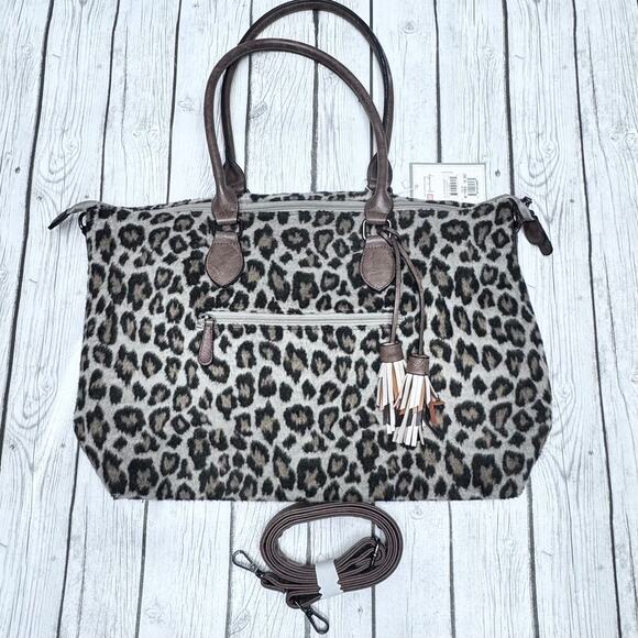 NWT JEN & CO River Faux Fur Weekender - Picture 1 of 5